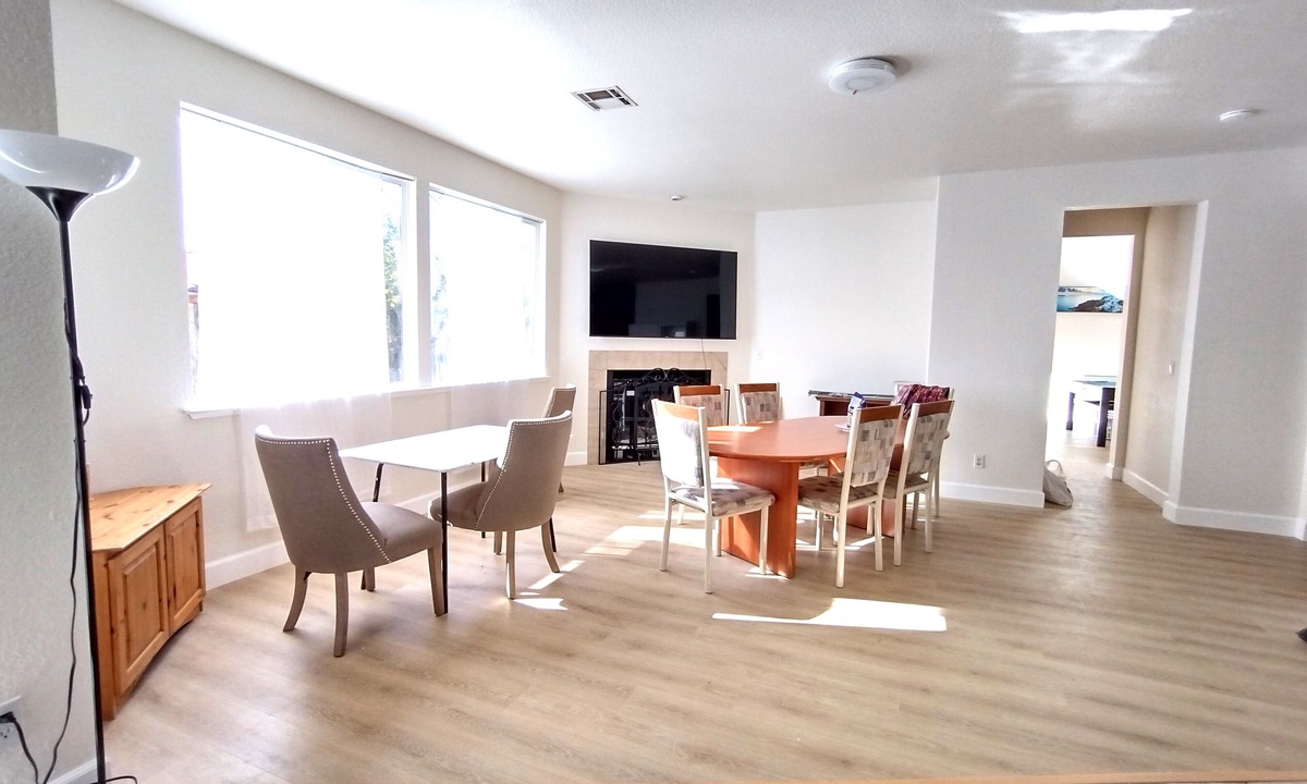 Pittsburg House | Grand house welcomes you all
