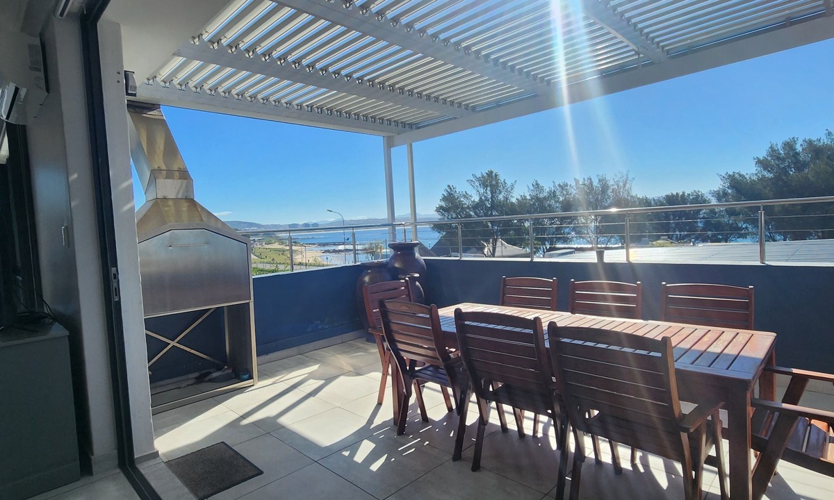 Mossel Bay House | 85th On Wigget, Apartment unit 10 with private plunge pool and seaview