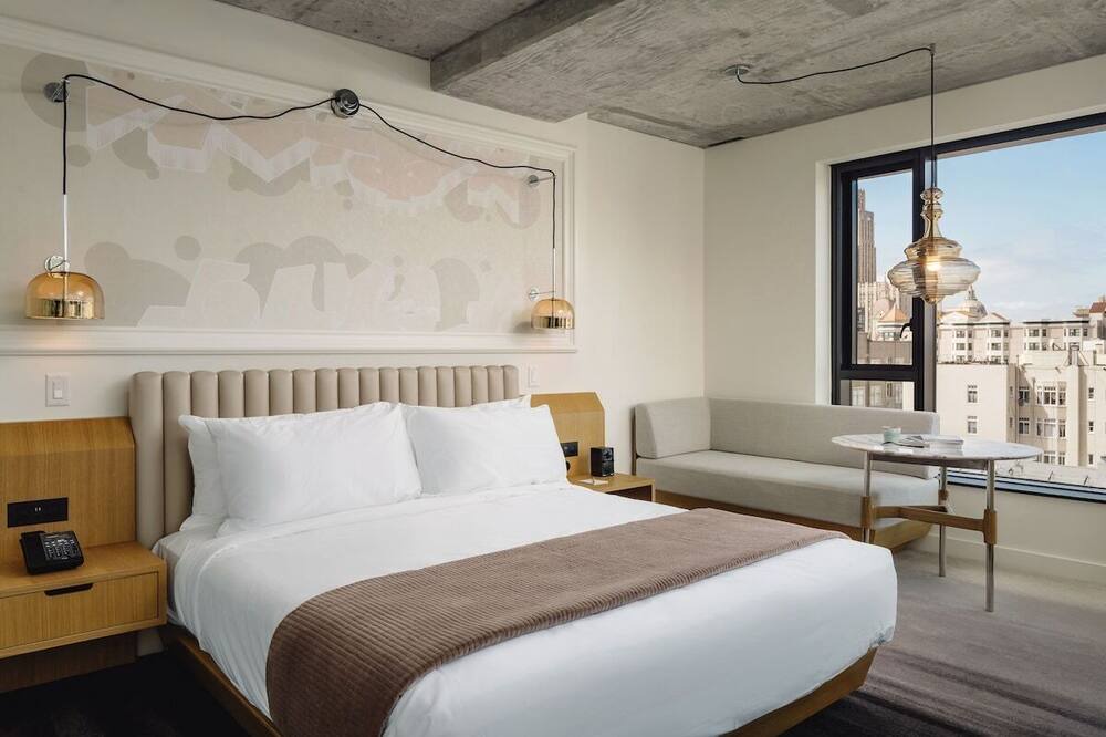 Tenderloin House | Artful Retreat near San Francisco MoMA, Stylish Urban Pet-Friendly Haven!