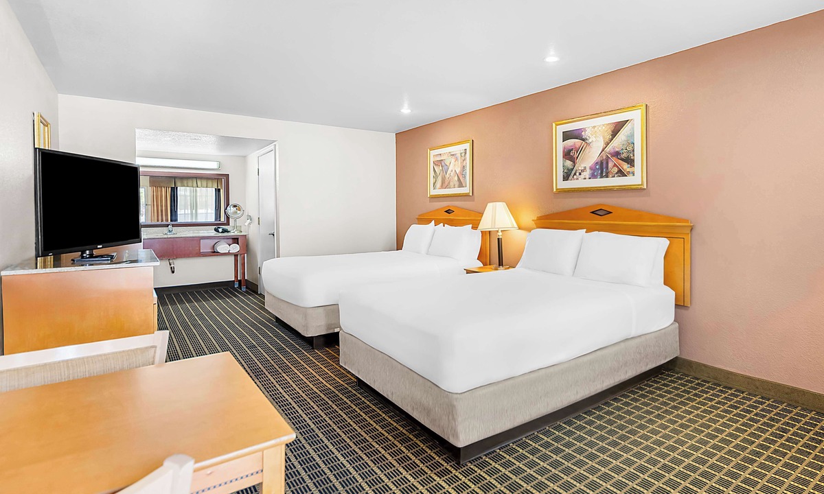 South San Jose Hotel | SureStay Plus Hotel by Best Western San Jose Central City