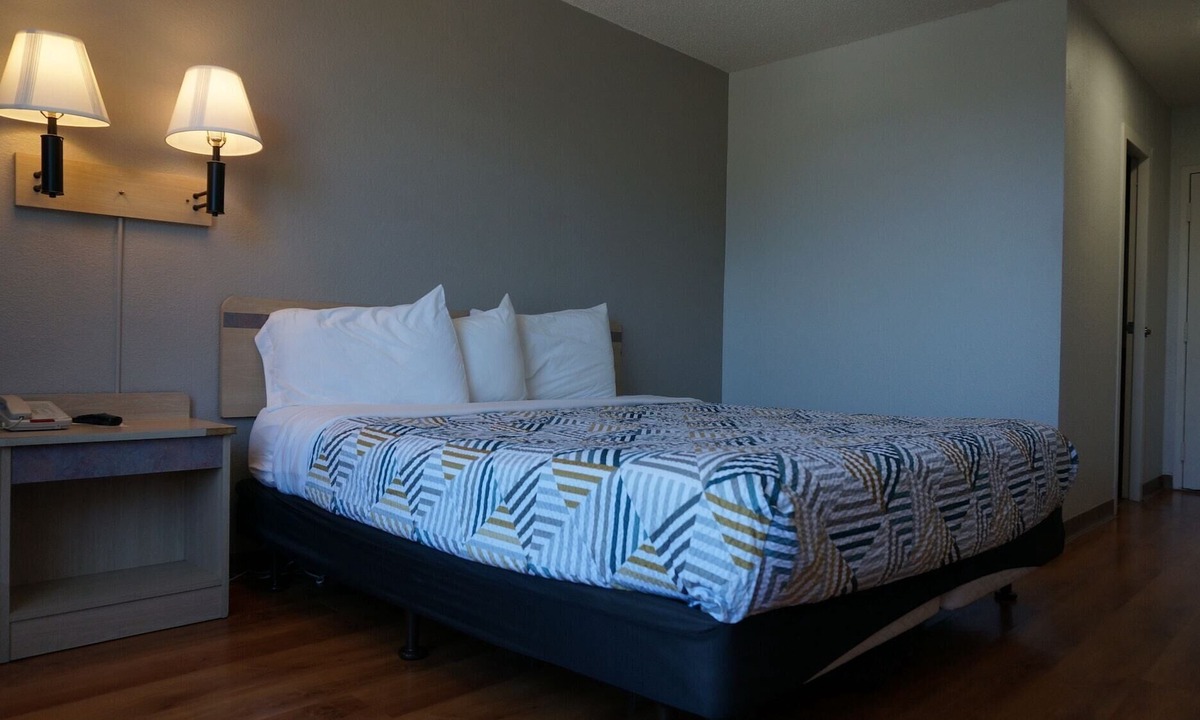 Belmont Hotel | Motel 6 Belmont, CA - San Francisco - Redwood City