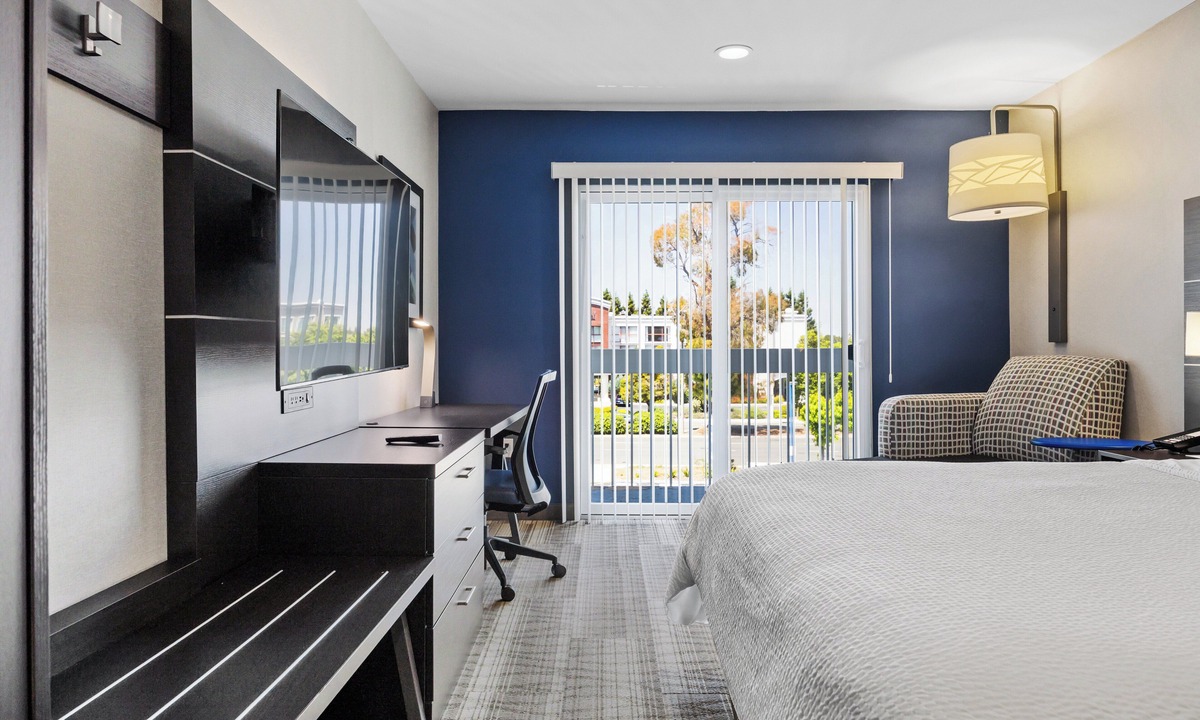 Sunnyvale West Hotel | Holiday Inn Express Sunnyvale - Silicon Valley by IHG