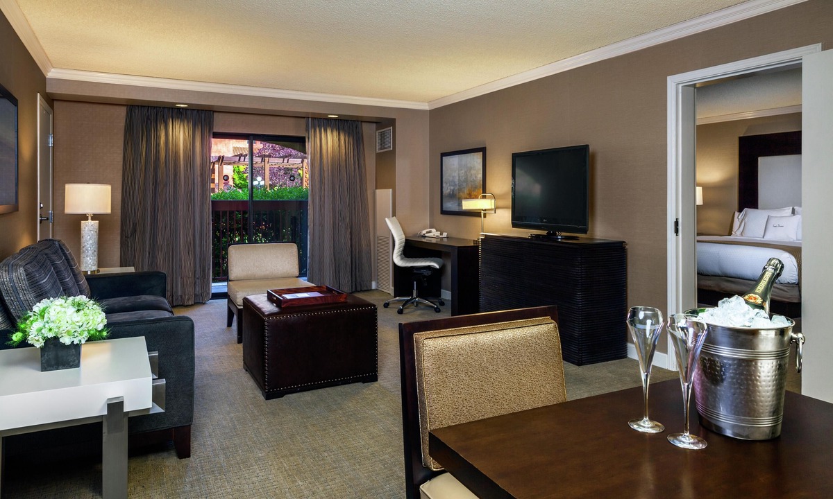 Rohnert Park Hotel | DoubleTree by Hilton Sonoma - Wine Country