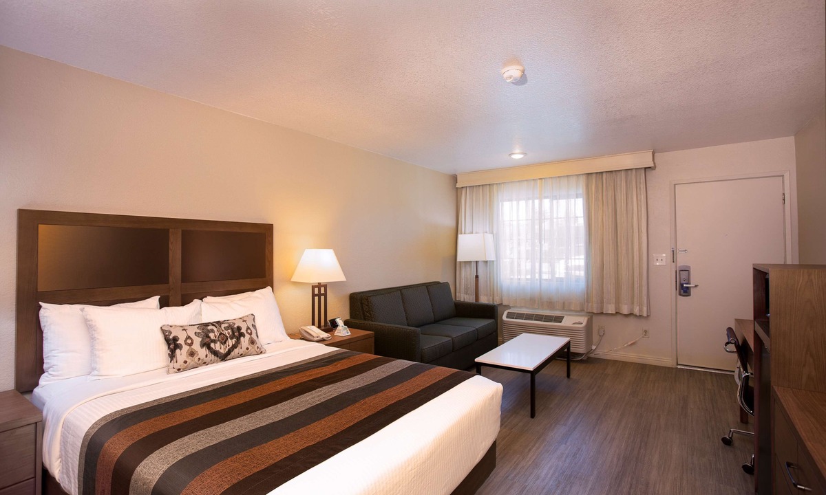 Central Sacramento Hotel | Best Western Sandman Hotel