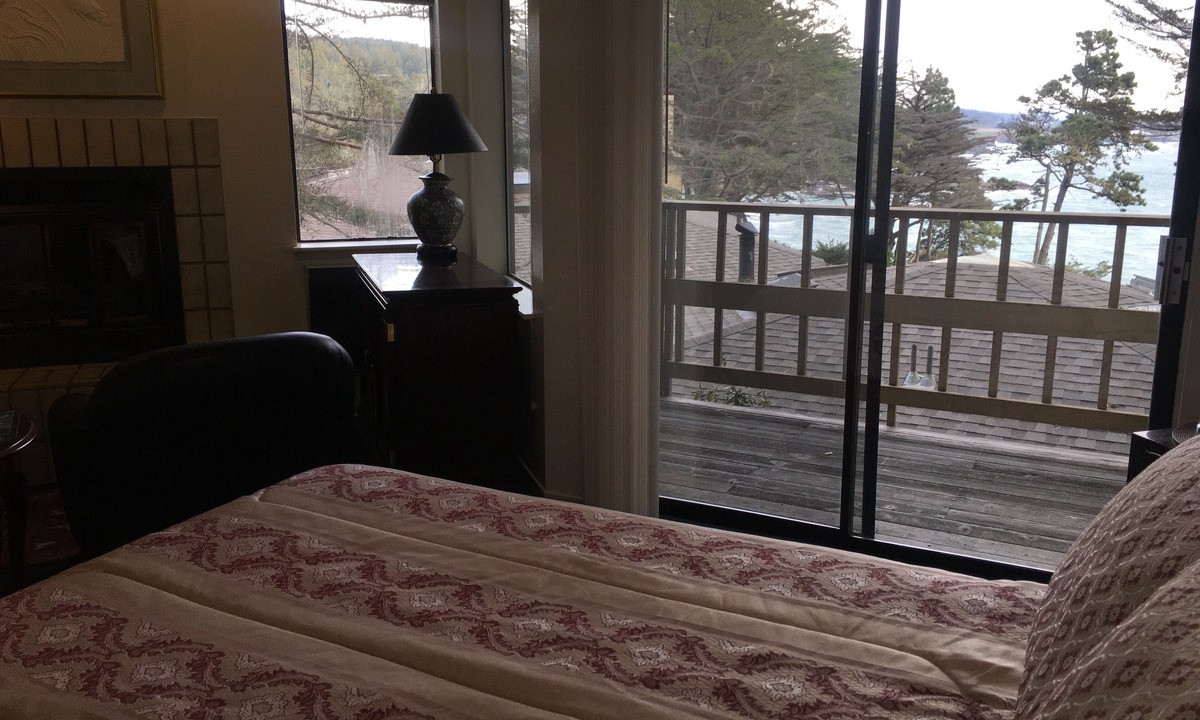 Anchor Bay Apartment | Oceanfront Room with Direct Beach Access CYG