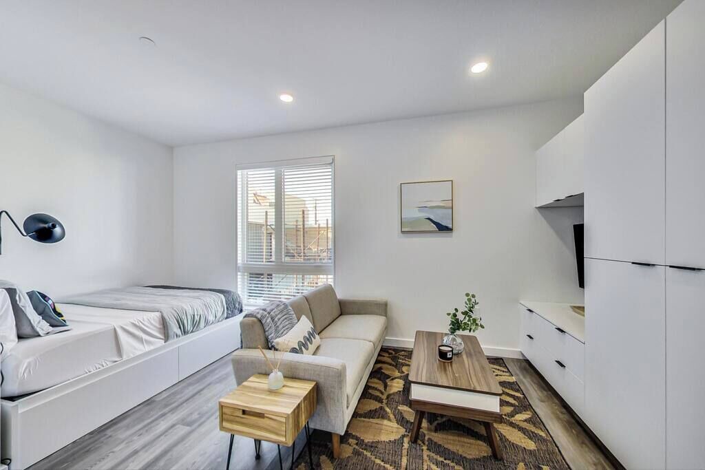 Downtown Oakland Apartment | Brand New Stylish Studio Suite Near Downtown!