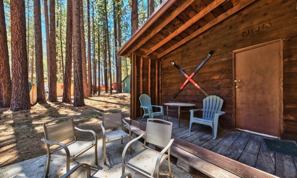 Black Bart Cabin | Hank Monk Chalet by RedAwning