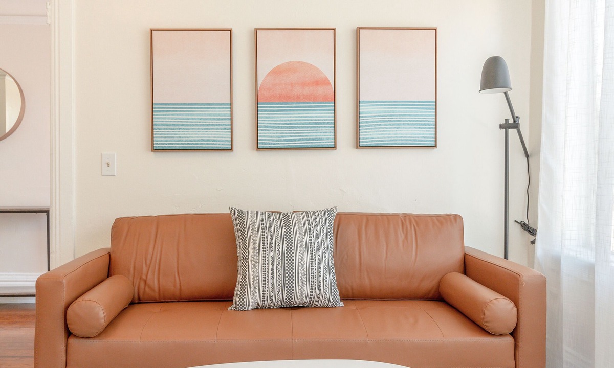 Pill Hill Apartment | Walk to BART- SF in minutes & Off Street parking