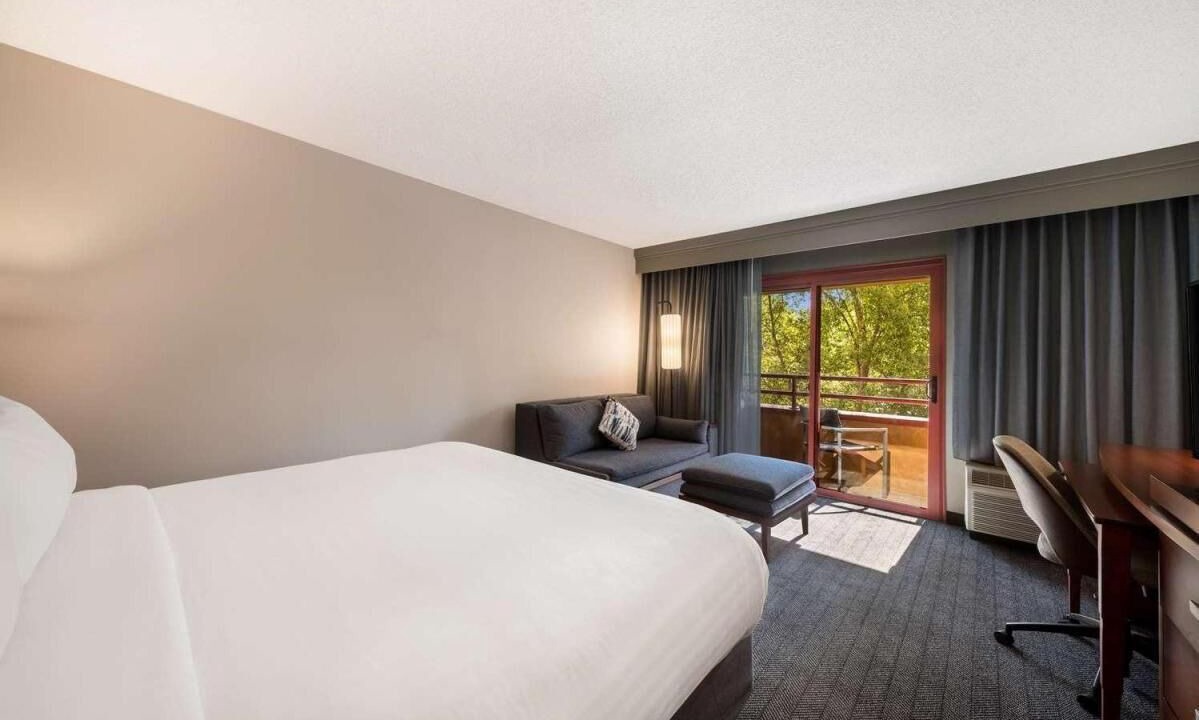 San Jose Apartment | Visit Winchester Mystery House! Available Free Shuttle to San Jose Airport!