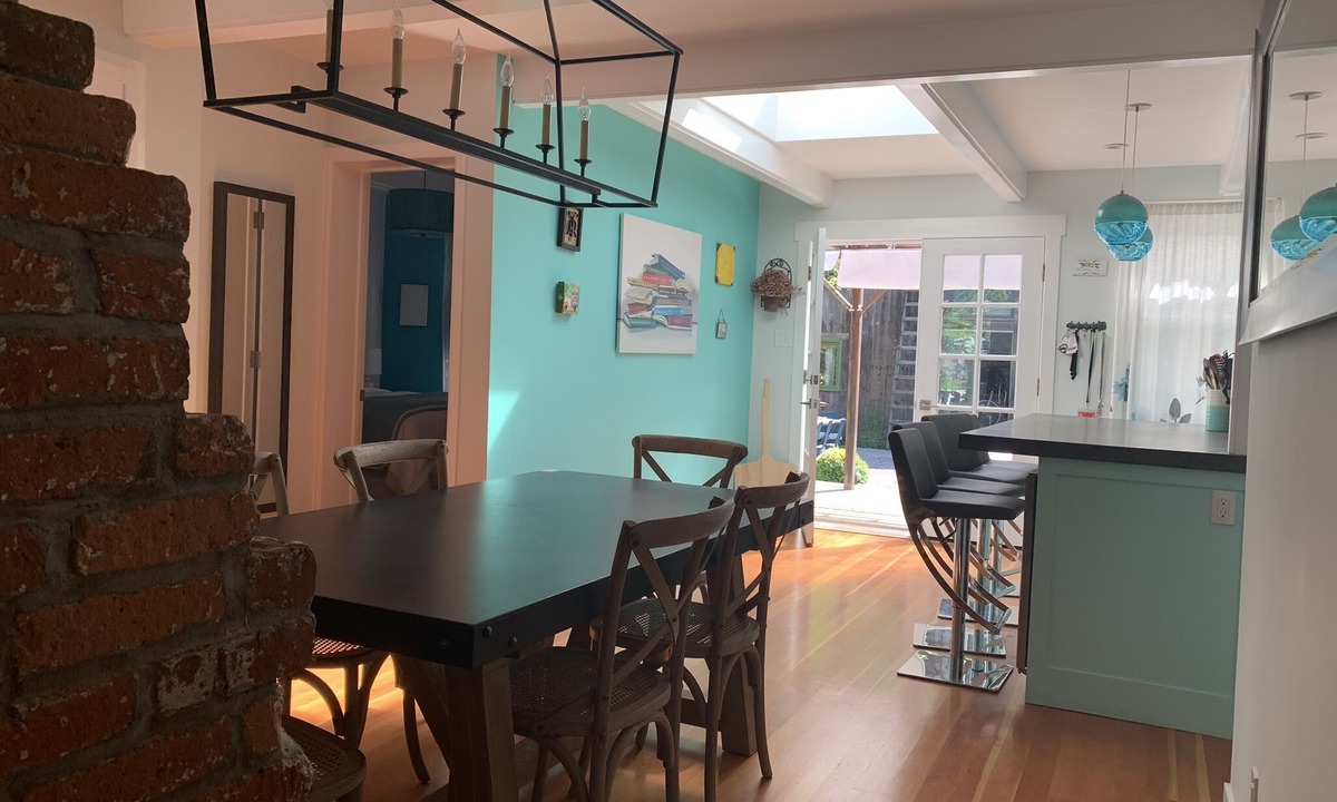 Yountville Cottage | Living the Napa dream in this ideally located Yountville cottage.