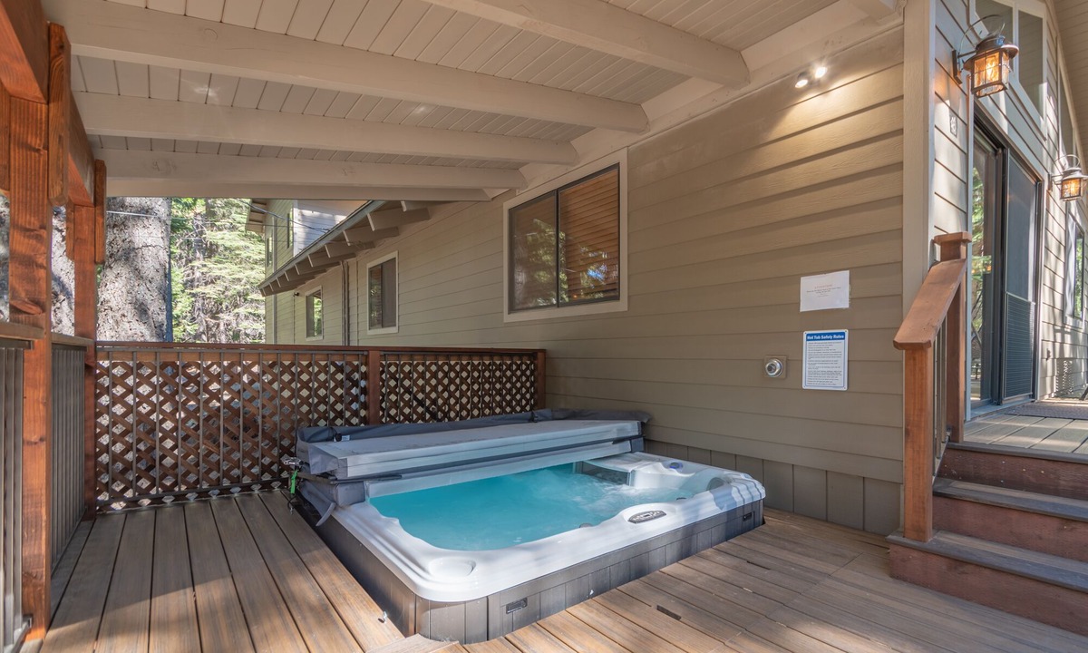 Dorrington Cabin | *NEW HOT TUB* DOG FRIENDLY, 4 BR IN BIG TREES VILLAGE W/FREE ACCESS TO BTV REC C