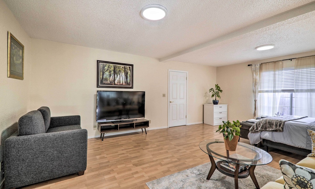 Sequoyah Apartment | Peaceful Oakland Oasis w/Private Yard!
