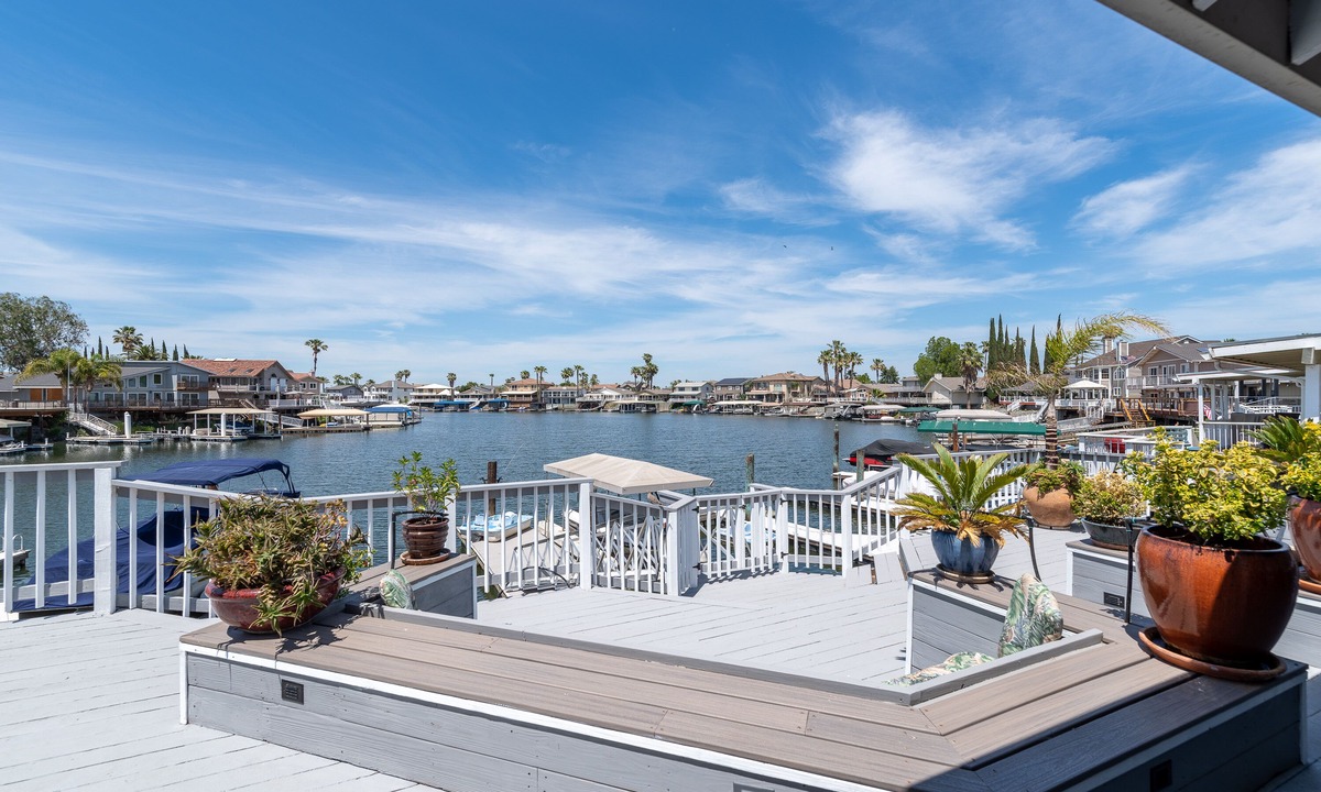 Discovery Bay House | Waterfront Haven