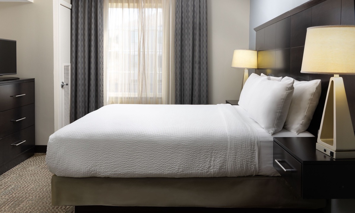 Folsom Apartment | 1-Bedroom King Suite w/Full Kitchen, Folsom