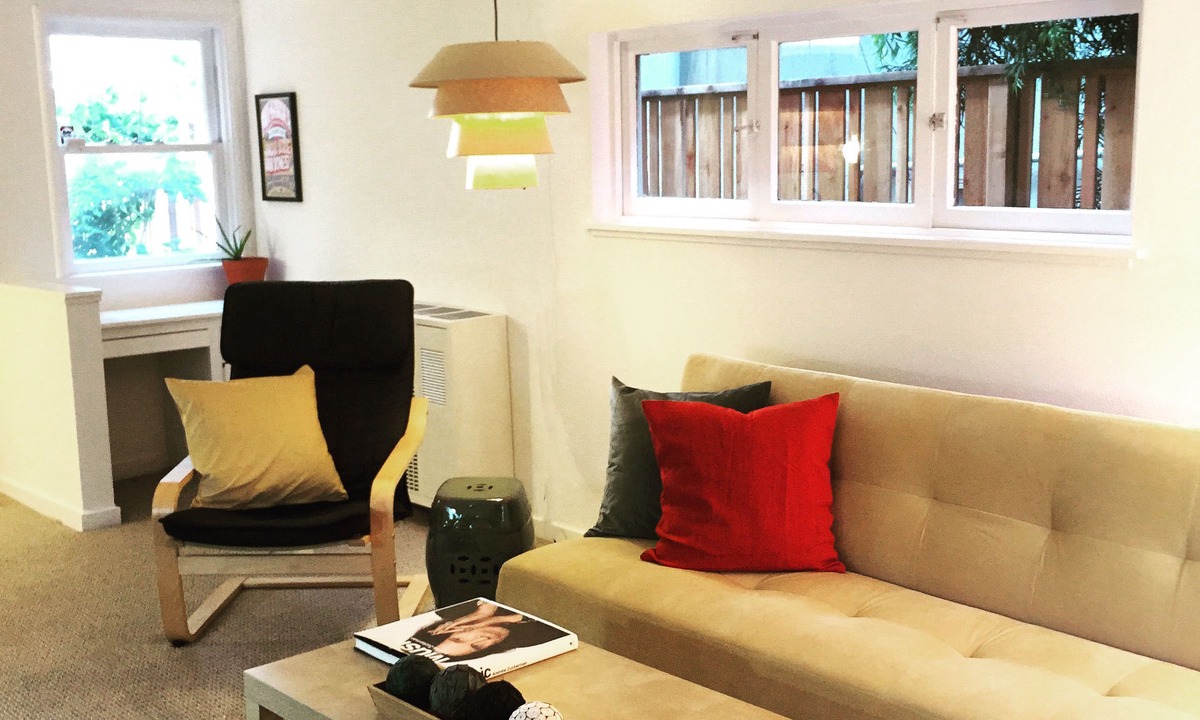 Upper Telegraph Apartment | Sweet, Spacious Garden Apartment Rockridge/Temescal