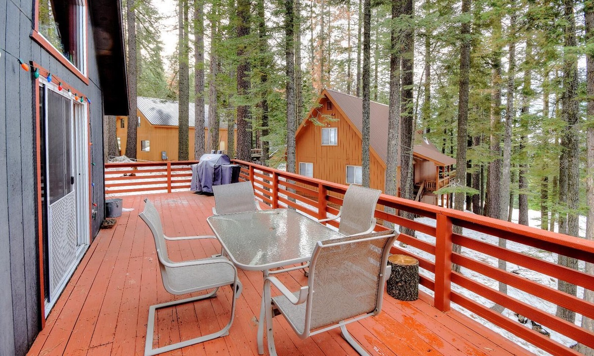 Yosemite West House | Christmas Cabin