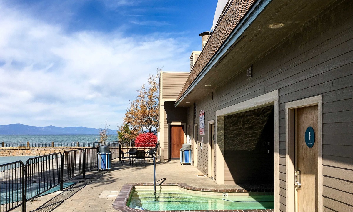 South Lake Tahoe Condo | Cozie home with a stone fireplace near Ski Run Marina - new mini split ac