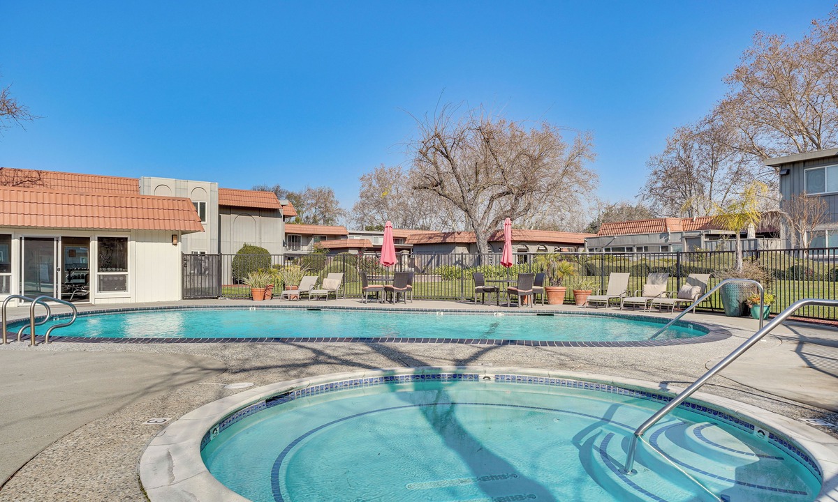 Pleasanton Condo | Shop, Hike & Sip Wine: Pleasanton Gem w/Balcony!