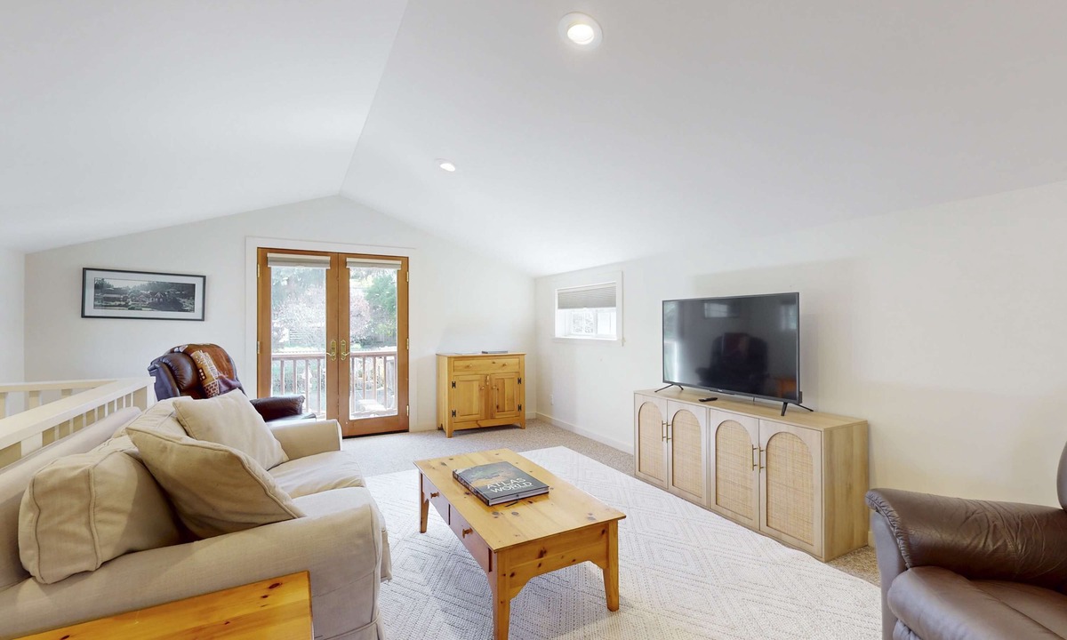 Mendocino House | Prime Mendocino Retreat with Hot Tub & 2 Kitchens