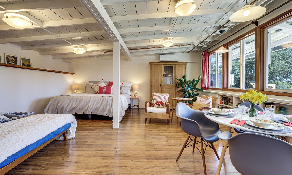 Sebastopol Apartment | 'Red Barn Guest Cottage' Wine Country Escape
