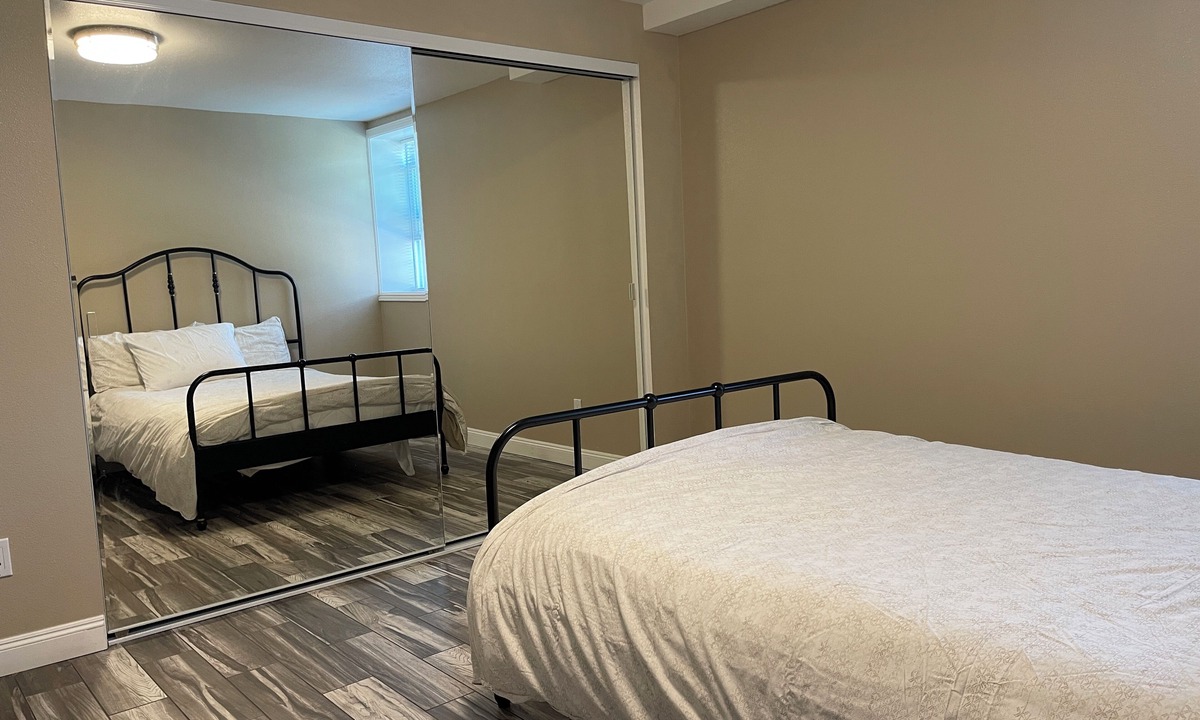 West Alameda Apartment | Alameda Modern Victorian 2BD unit D