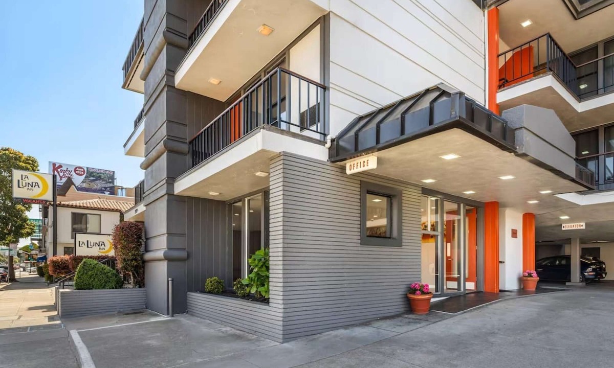 Cow Hollow Hotel | Close to Golden Gate Bridge + Free Wi-Fi