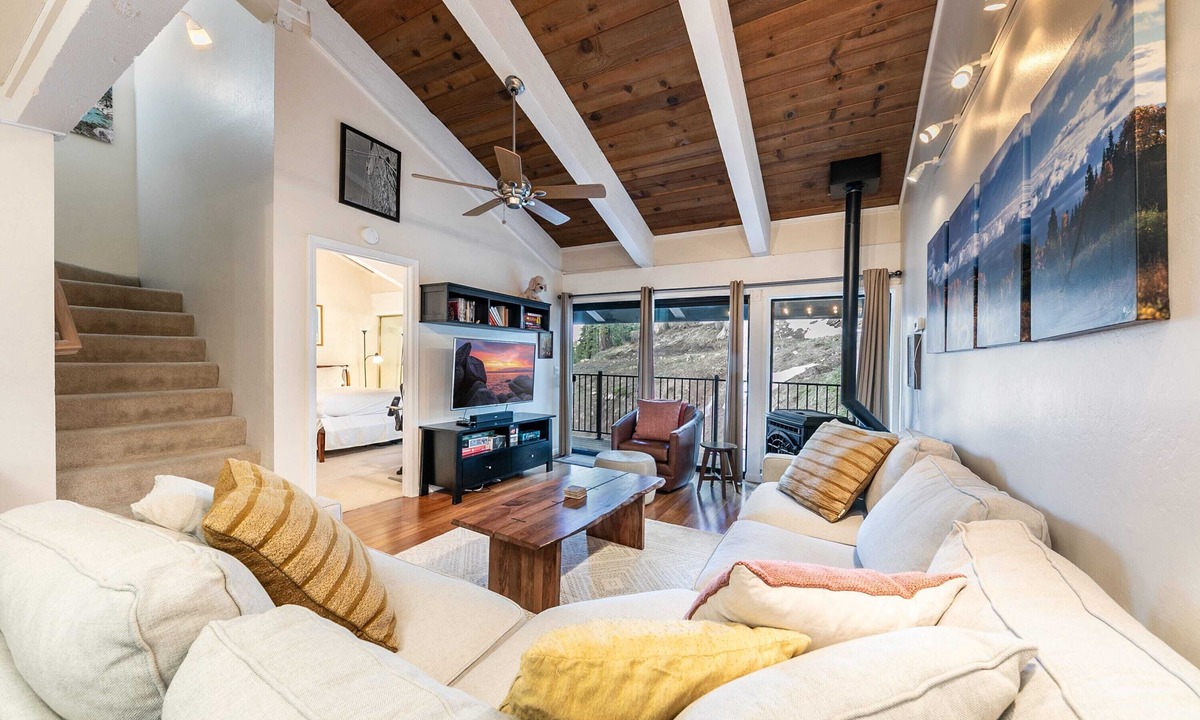 Alpine Meadows Condo | 2BR Mins to Alpine Base Area at Palisades!