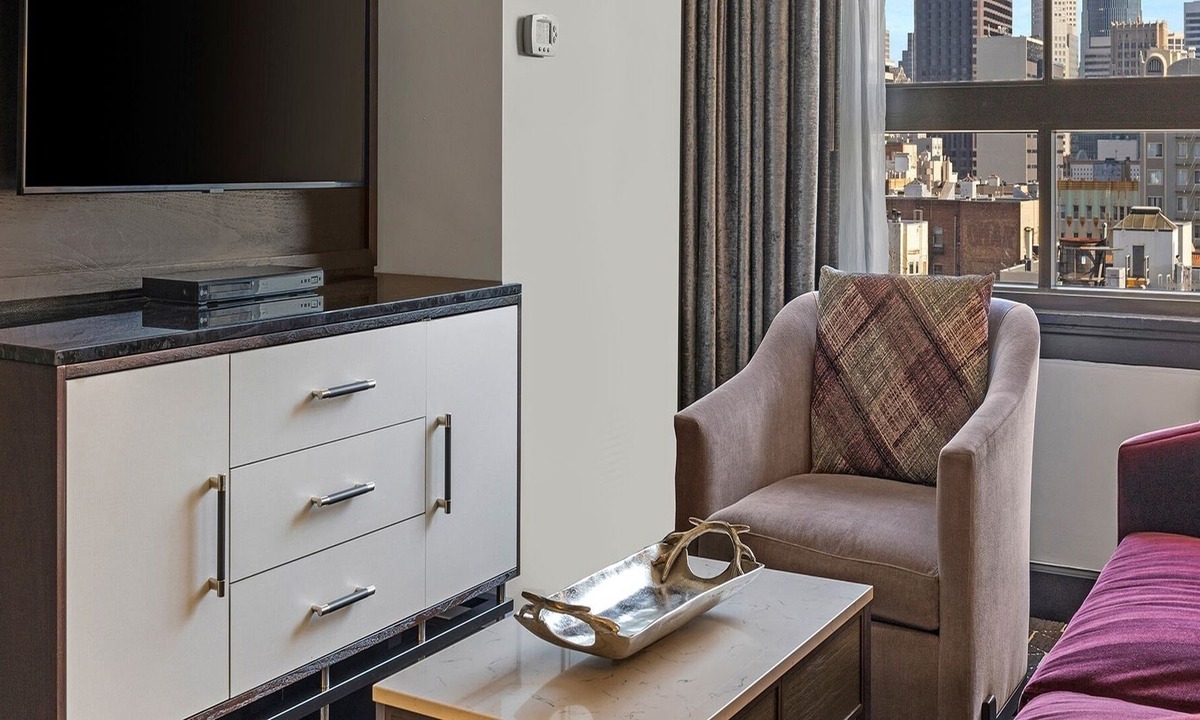 Lower Nob Hill Condo | 1br Deluxe City Retreat | Golden Gate Adventures