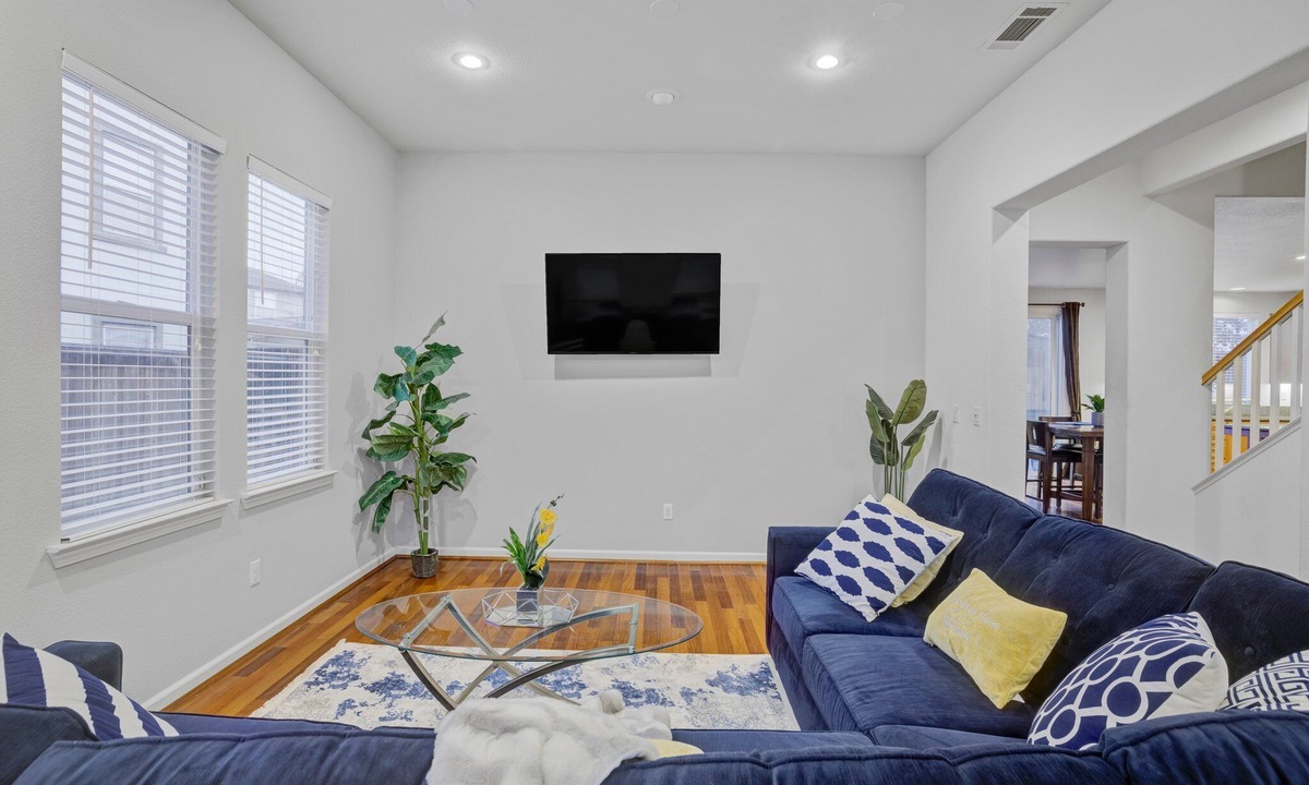 Vallejo House | 4BD/3BA Spacious Mare Island Home -> Billiards+BBQ