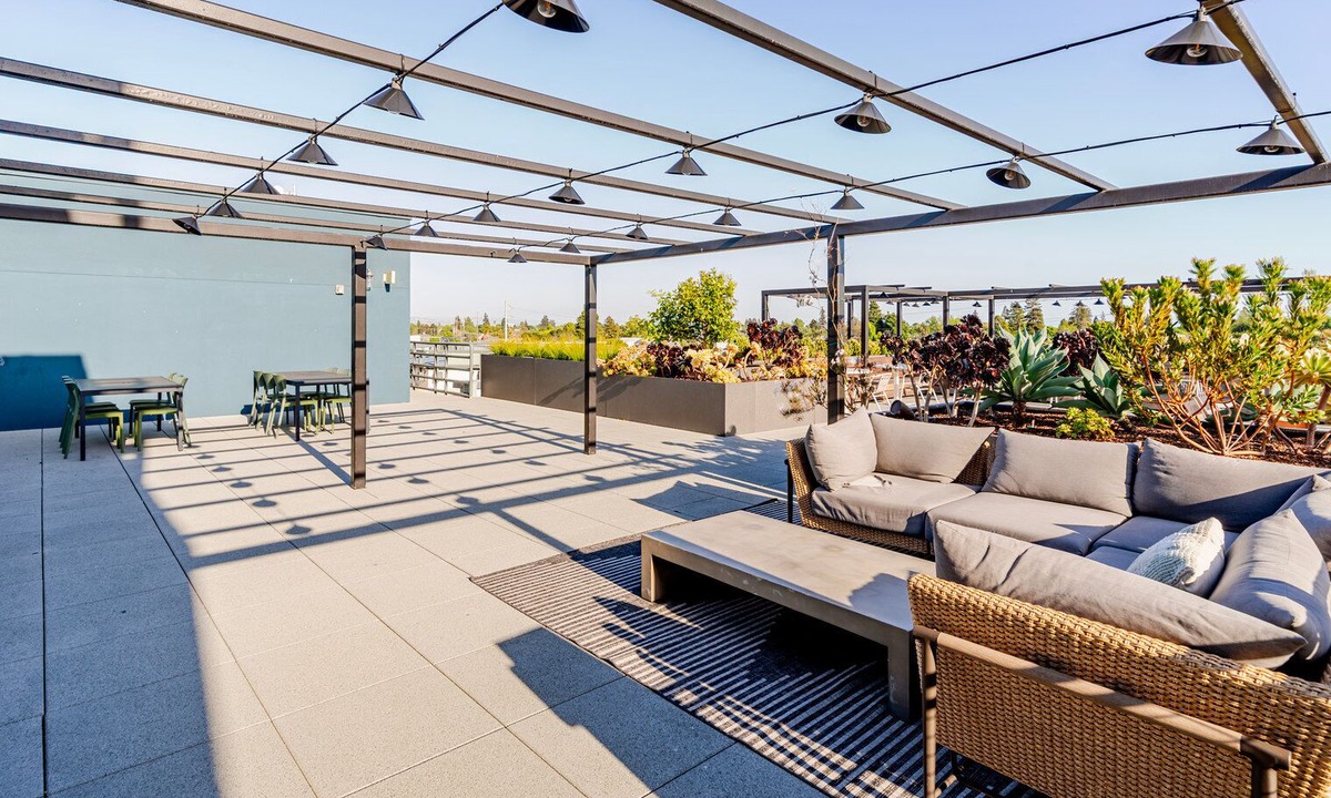 Alameda Apartment | Blueground | West Alameda, balcony, nr Alameda Beach