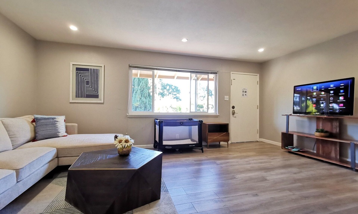 Jackson Park Apartment | 261-11 Cozy 1-Bedroom Apartment near Downtown Mountain View