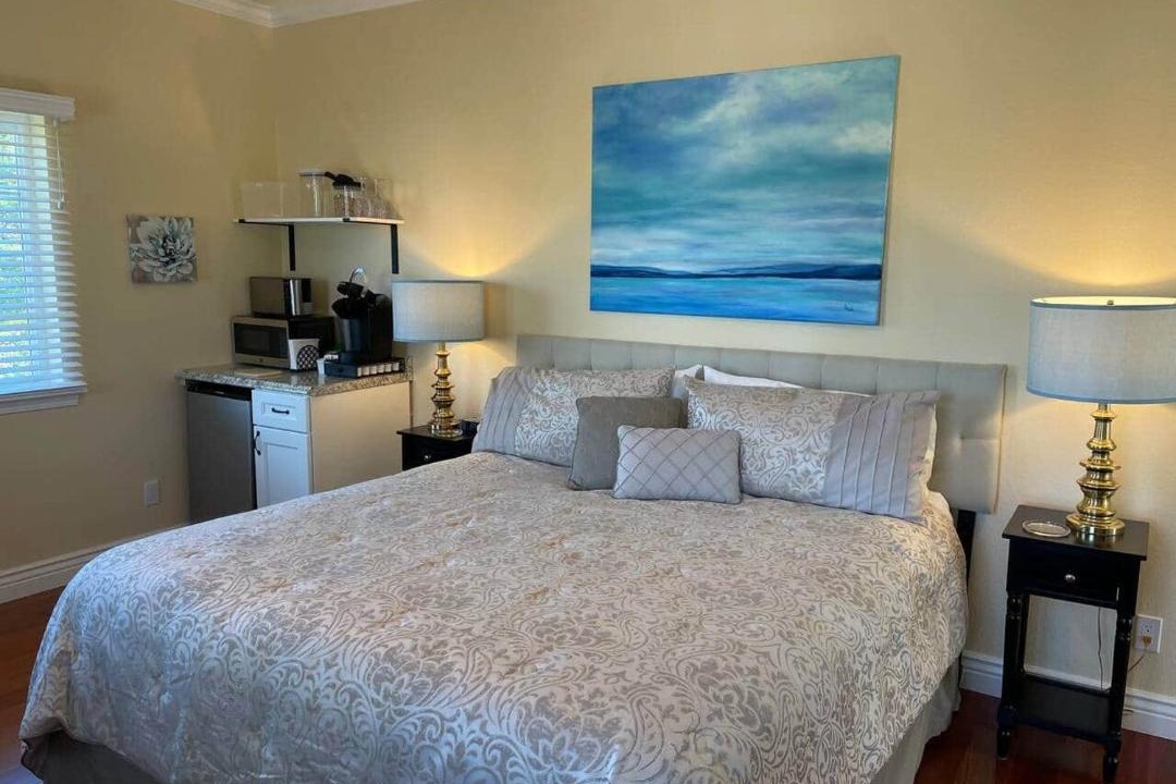 Napa House | Luxury Private Hillview Suite