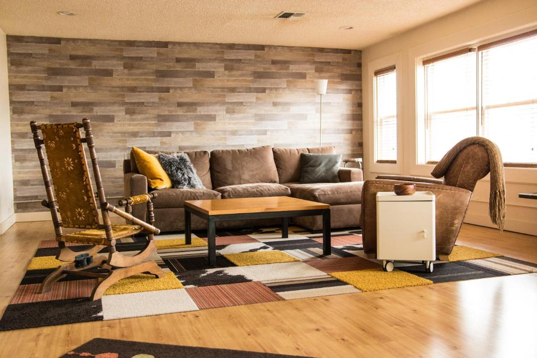 Kelseyville House | Suites On Main