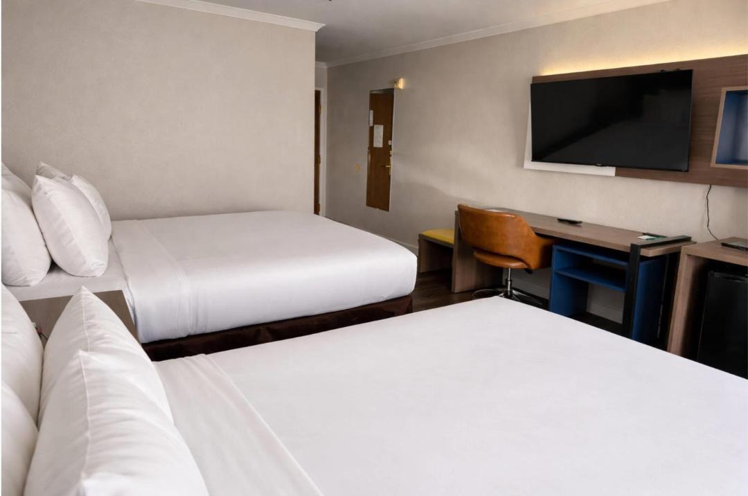 Santa Rosa Hotel | Econo Lodge Inn & Suites Santa Rosa South