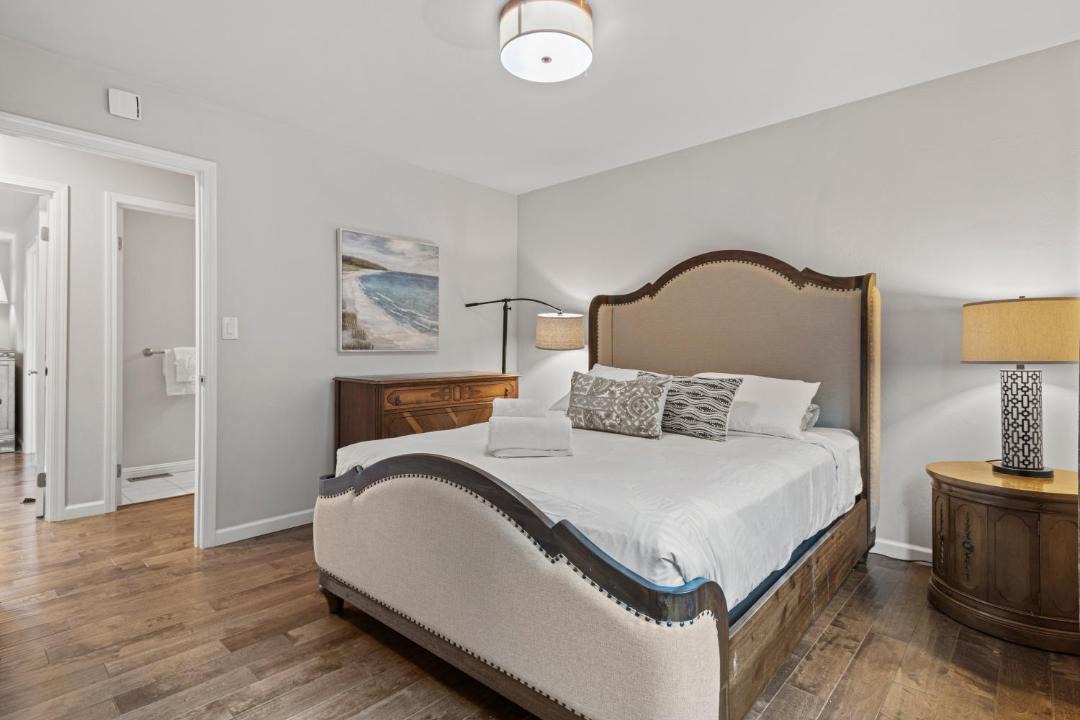 Colma House | #Marbella Lane- Perfect Blend of Scenic & Comfort