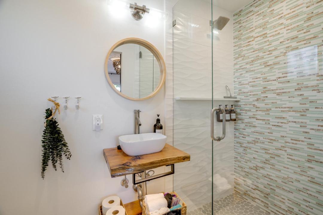 Mescal Corridor NW House | Monterey Bay 4BR, 3BA, Hot Tub Near Beaches & Golf