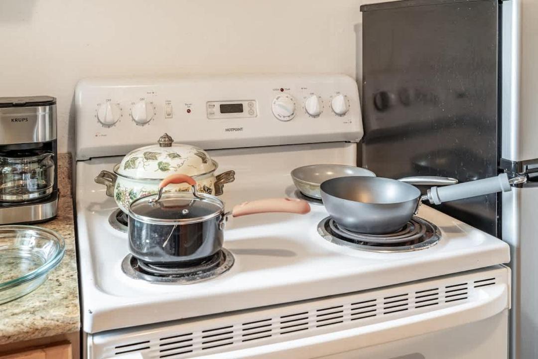 Outer Richmond Apartment | Cozy Charming Richmond 1BR Retreat