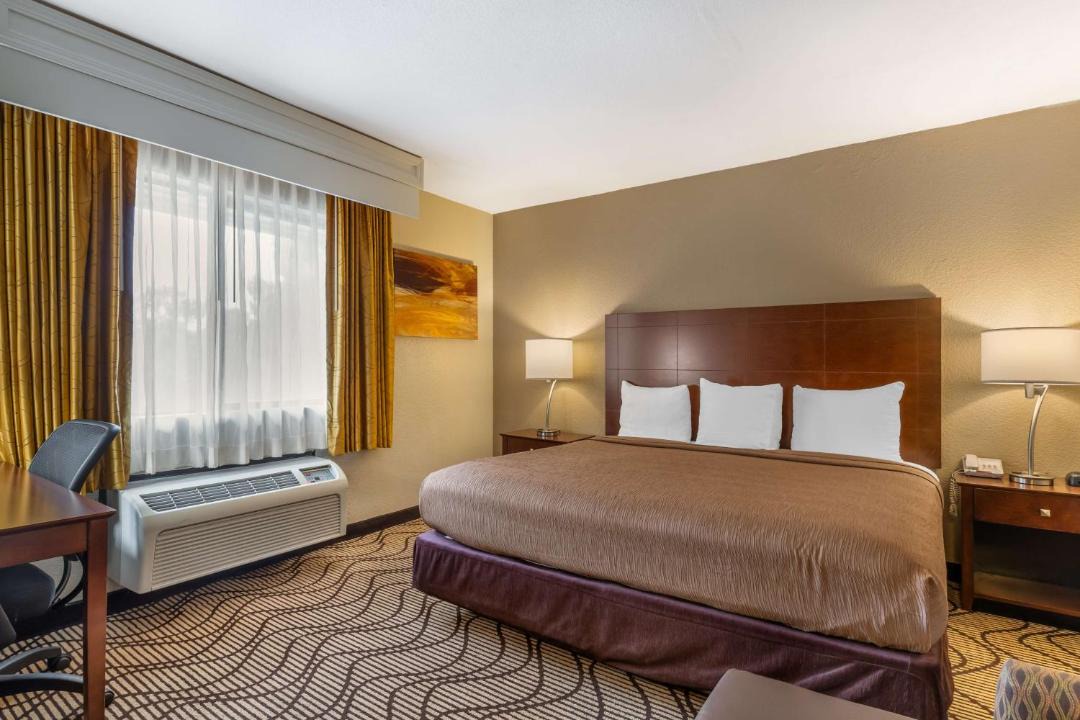 Martinez Hotel | Best Western John Muir Inn