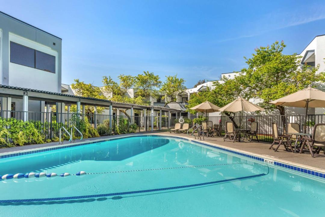 Santa Rosa Hotel | Best Western Plus Wine Country Inn & Suites