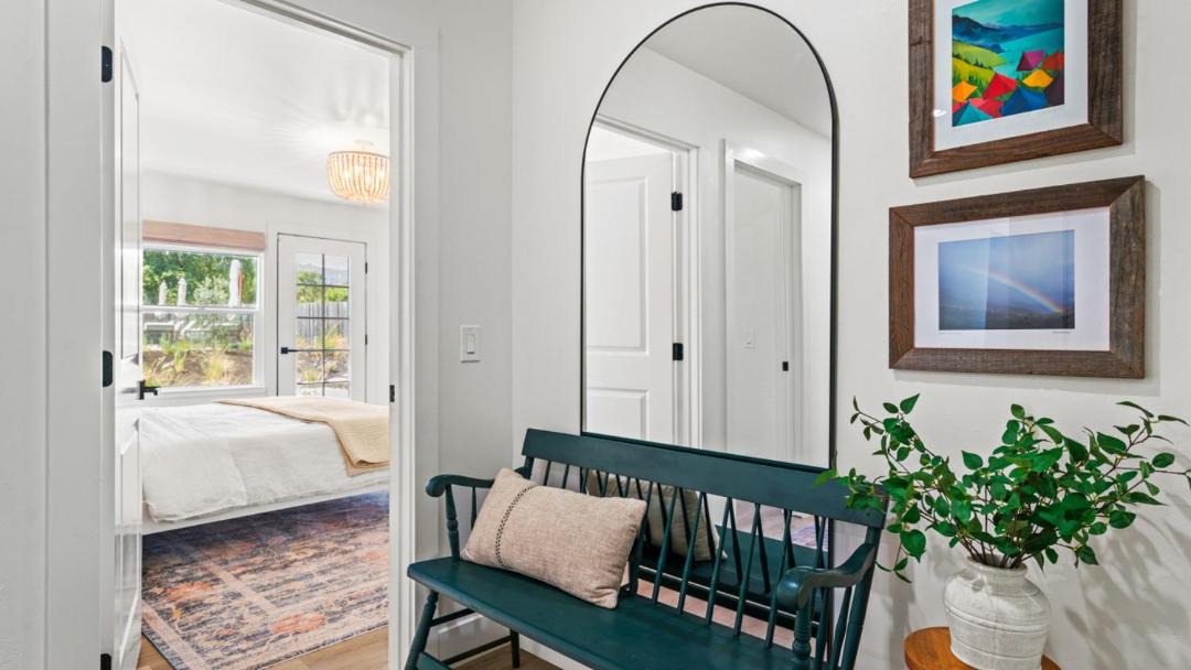 Sonoma House | Upscale 3 BD and Bonus, Pool, Spa, Minutes to Plaza