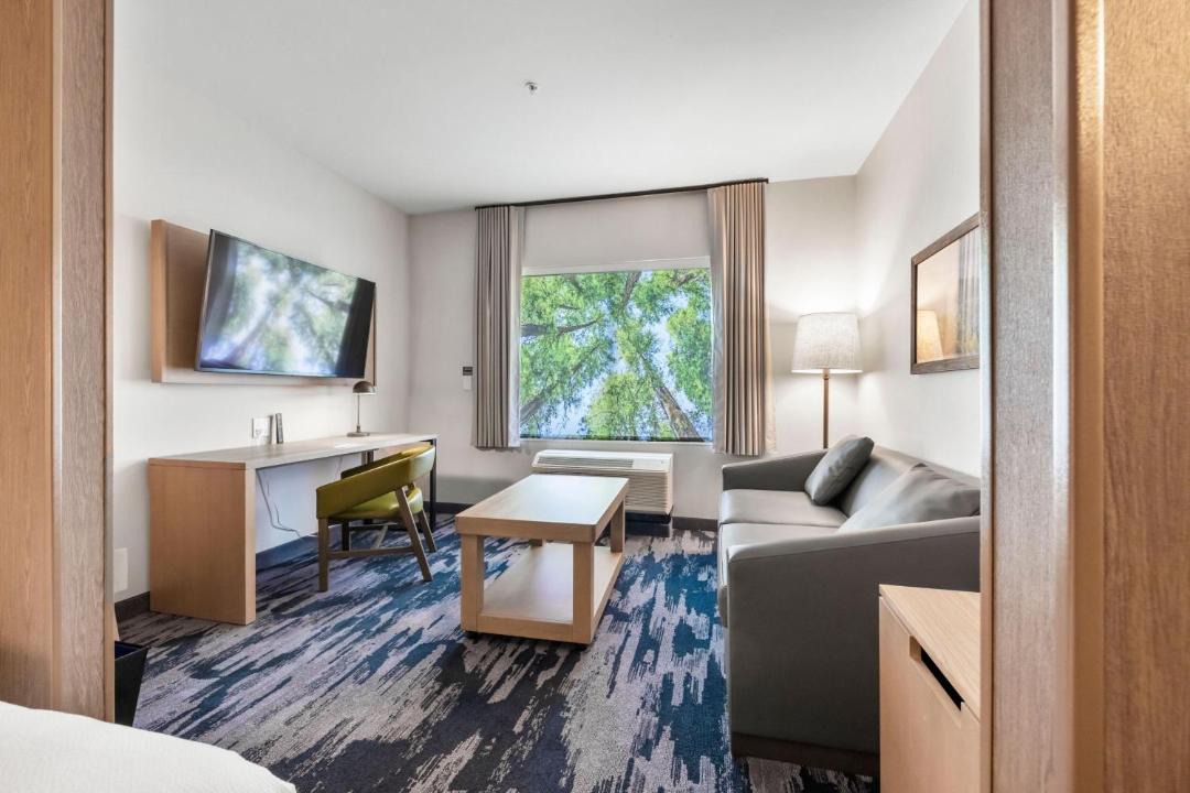 The East Side Hotel | Fairfield by Marriott Inn & Suites San Francisco Airport Oyster Point Area