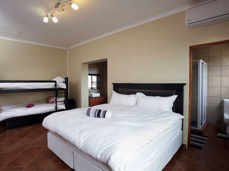 Photo of Bedroom in Emgwenya