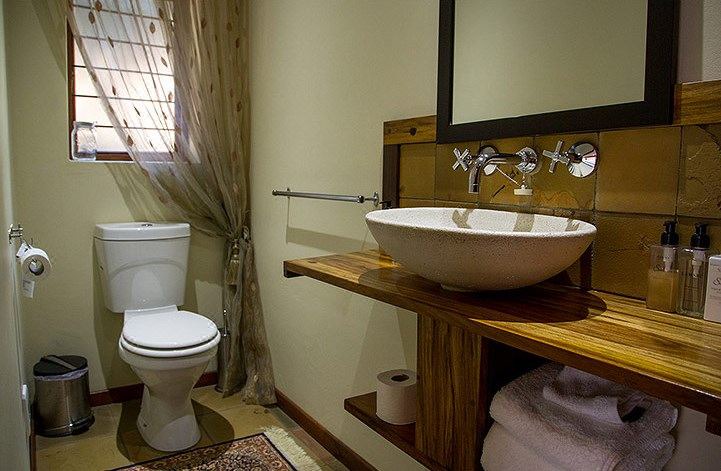 Photo of Bathroom in Baileys Muckleneuk