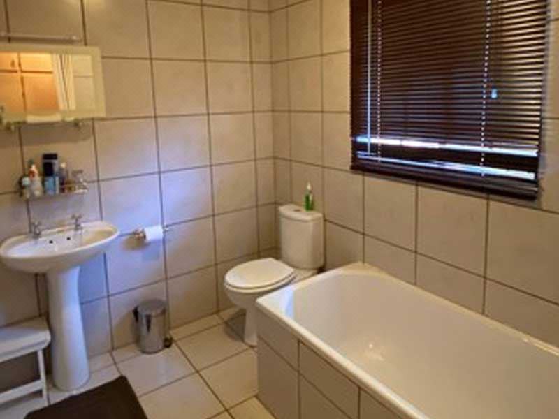 Photo of Bathroom in Emgwenya