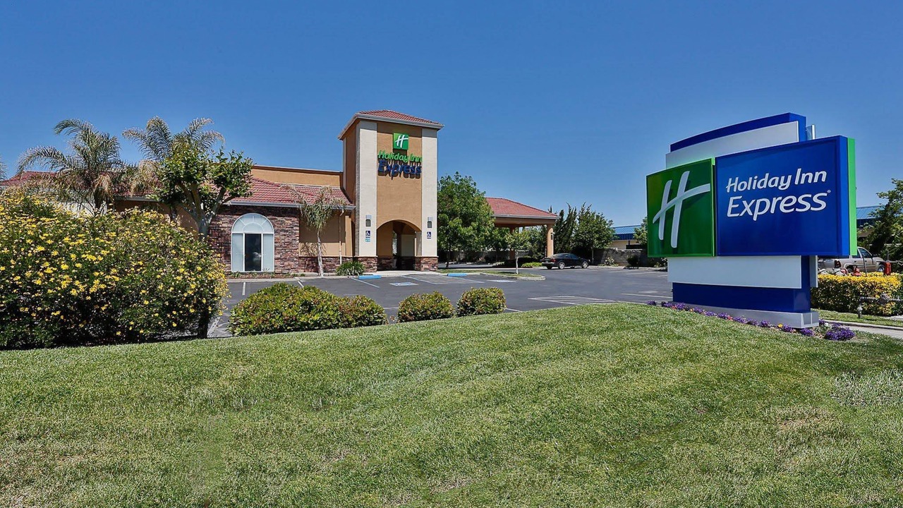 Photo of Buildings in Oakdale