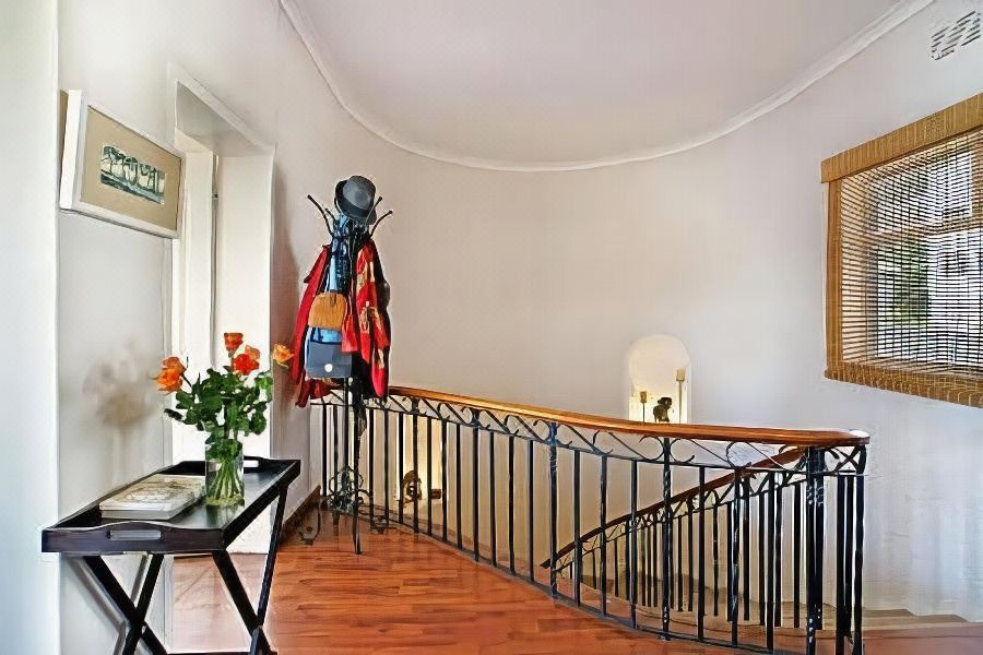 Photo of Livingroom in Three Anchor Bay