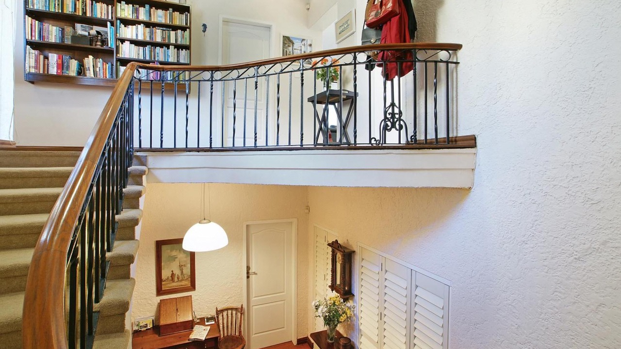 Photo of Livingroom in Three Anchor Bay
