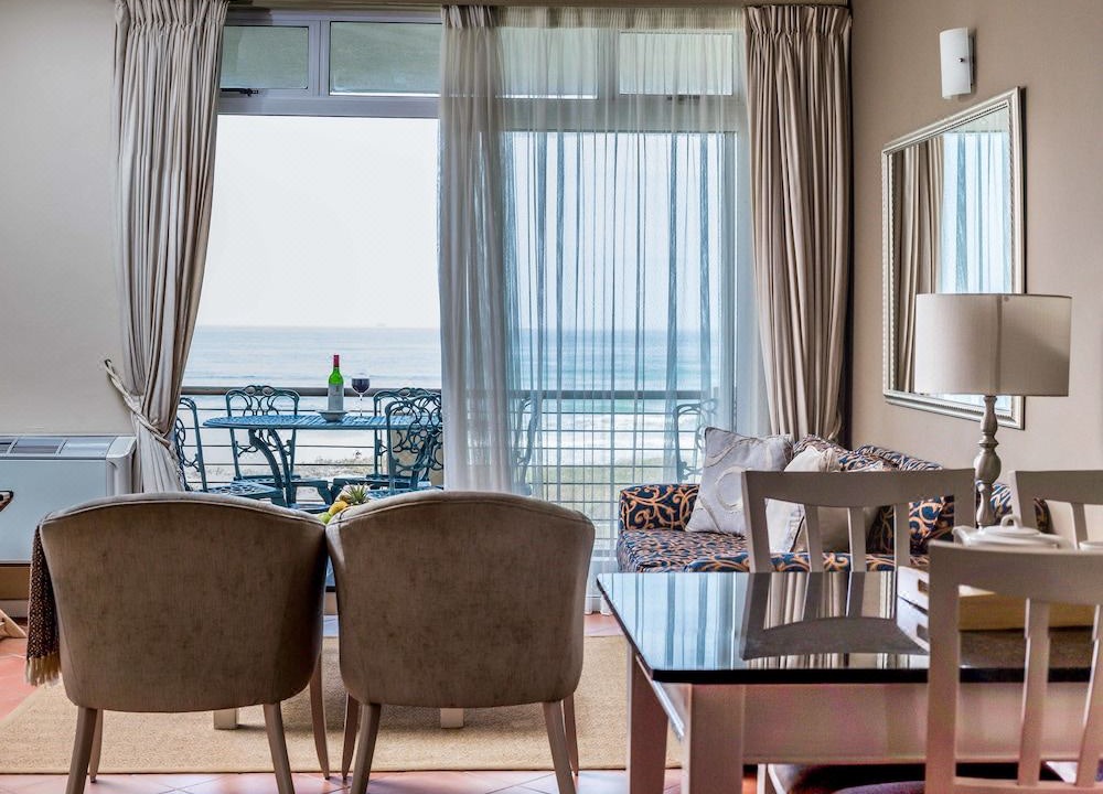 Photo of Livingroom in Lagoon Beach