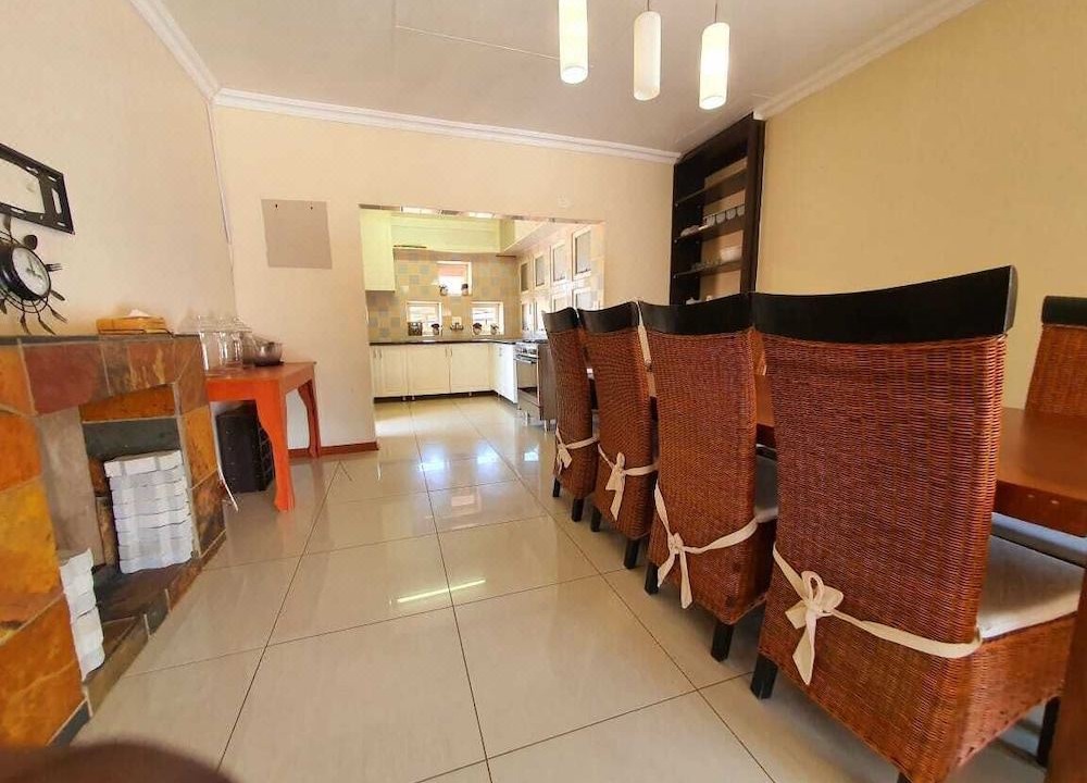 Photo of Livingroom in Mahikeng