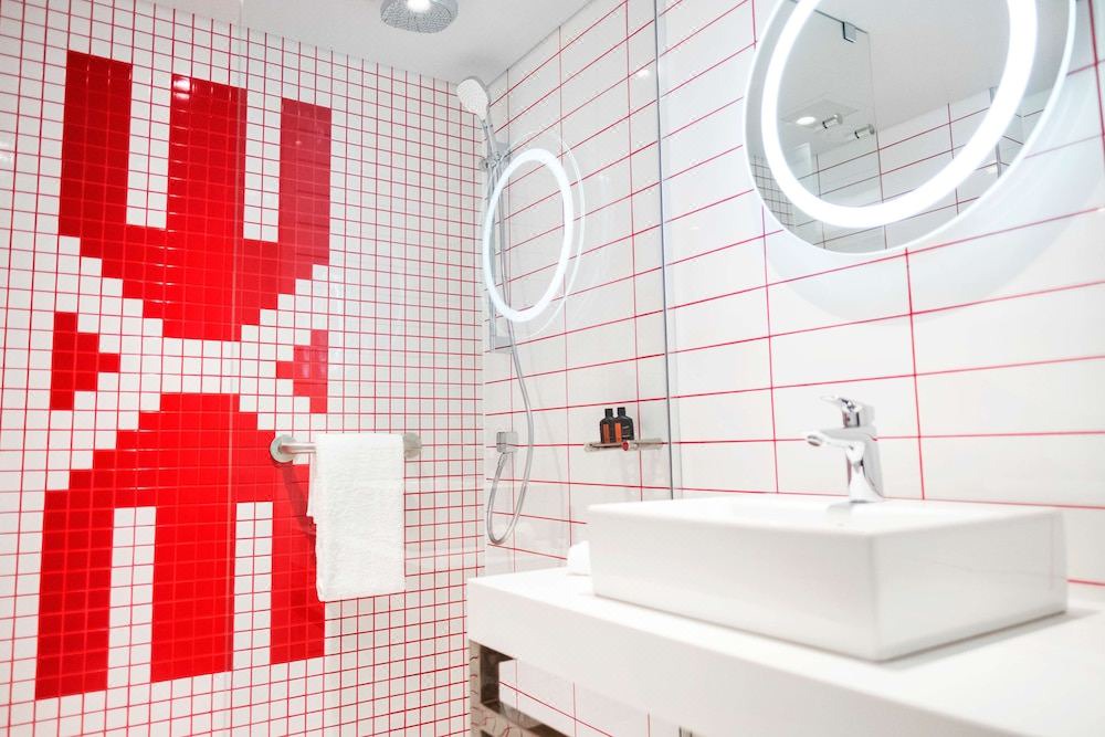 Photo of Bathroom in Silo District